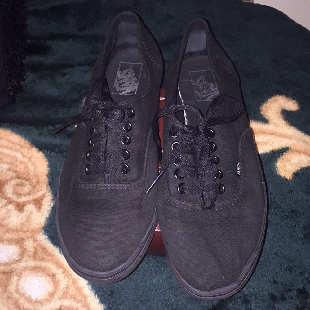 Vans Sneakers (Black)